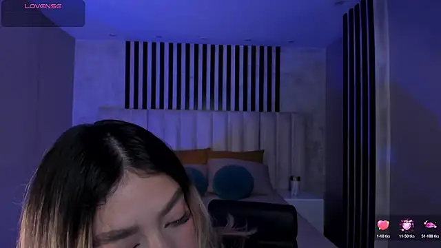 ViolettHansson online show from April 2026 09:12:02 AM