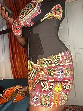 Snapshot of zonroe_the_big chatting on February 2026 11:44:02 AM zonroe the big online show from February 2026 11:44:02 AM