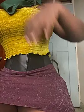 Snapshot of zonroe_the_big chatting on February 2026 11:47:01 PM zonroe the big online show from February 2026 11:47:01 PM