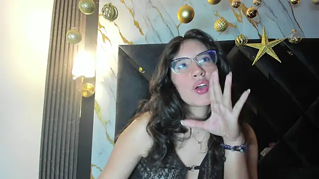 Snapshot of CoralineSanchez chatting on February 2026 03:04:01 AM CoralineSanchez online show from February 2026 03:04:01 AM