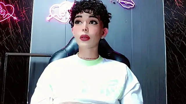 Snapshot of Marian_LV chatting on November 2025 11:26:01 PM Marian LV online show from November 2025 11:26:01 PM