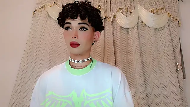 Snapshot of Marian_LV chatting on December 2025 04:29:02 AM Marian LV online show from December 2025 04:29:02 AM