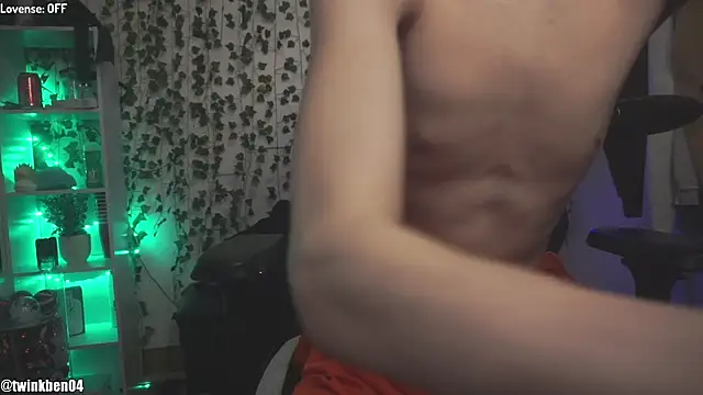 twinkben online show from November 2025 03:34:01 AM