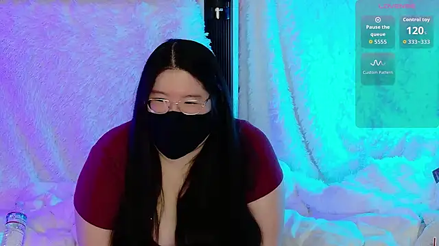 Snapshot of Kara-Nuna chatting on March 2026 03:54:01 AM Kara-Nuna online show from March 2026 03:54:01 AM