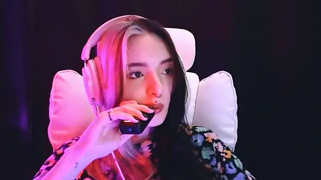 Avi Nile online show from February 2025 02:22:02 AM