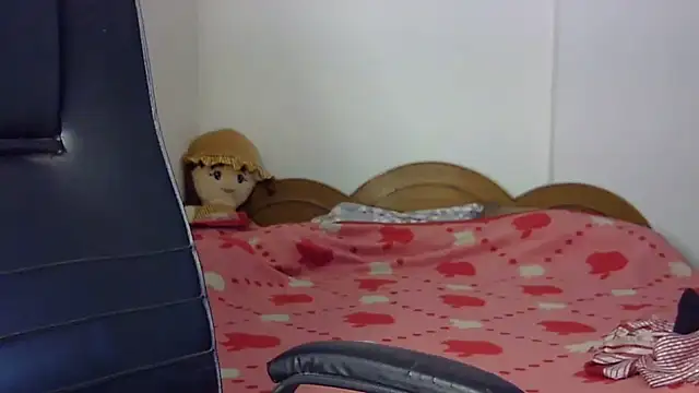 Snapshot of lola-__ chatting on November 2025 04:00:02 AM lola- online show from November 2025 04:00:02 AM