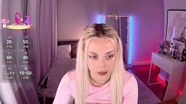 LoryWood online show from November 2025 03:58:02 PM