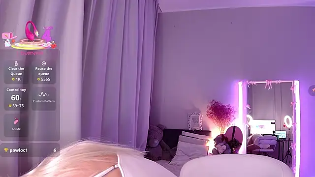 LoryWood online show from March 2026 03:51:01 PM