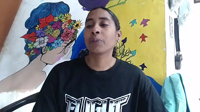 yohatinelly07 online show from February 2026 12:33:01 PM