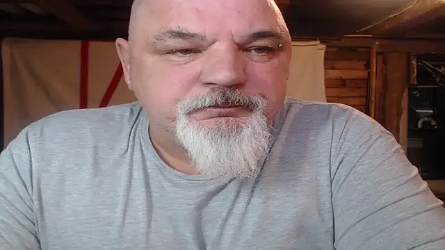 Newfiesausage1972 online show from March 2026 09:07:02 PM