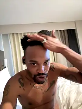 1BeautyN1Beast online show from November 2025 07:26:01 PM