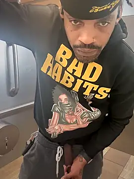 1BeautyN1Beast online show from December 2025 05:53:01 PM