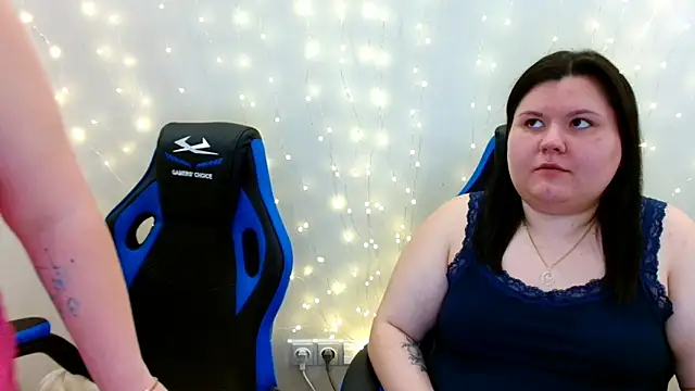 BeckyAndHellen online show from February 2026 01:16:01 PM