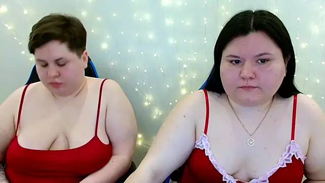 Snapshot of BeckyAndHellen chatting on April 2026 12:30:02 PM BeckyAndHellen online show from April 2026 12:30:02 PM