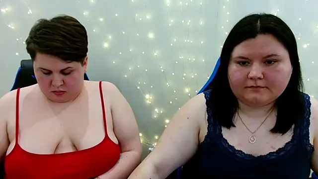 Snapshot of BeckyAndHellen chatting on April 2026 09:06:02 PM BeckyAndHellen online show from April 2026 09:06:02 PM