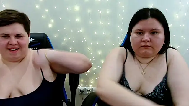 Snapshot of BeckyAndHellen chatting on April 2026 10:08:02 PM BeckyAndHellen online show from April 2026 10:08:02 PM