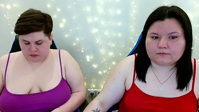 Snapshot of BeckyAndHellen chatting on May 2026 10:11:01 AM BeckyAndHellen online show from May 2026 10:11:01 AM