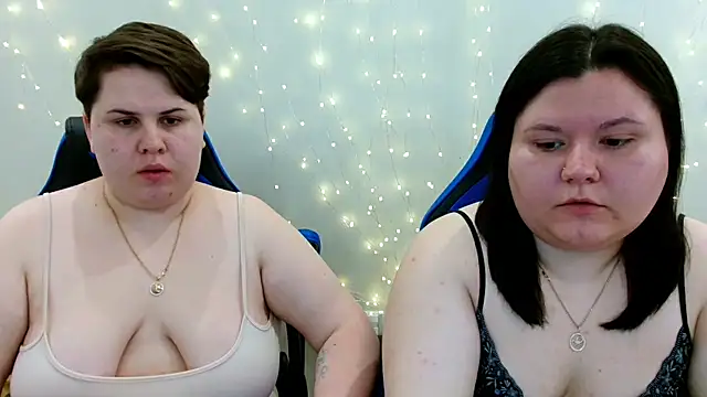 Snapshot of BeckyAndHellen chatting on May 2026 10:23:01 AM BeckyAndHellen online show from May 2026 10:23:01 AM