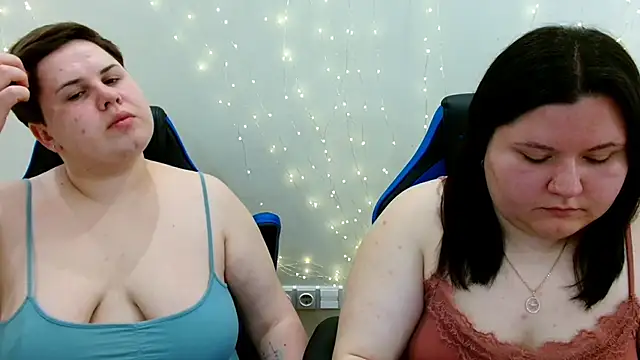 Snapshot of BeckyAndHellen chatting on June 2026 09:11:02 AM BeckyAndHellen online show from June 2026 09:11:02 AM