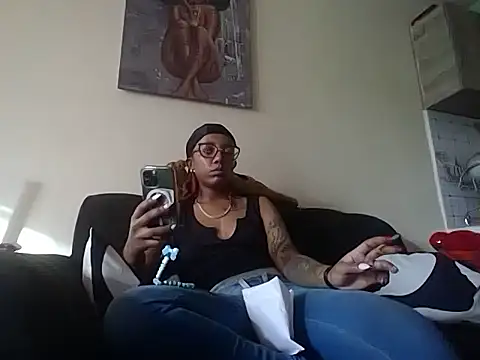 hoely grail01 online show from February 2026 02:32:02 PM