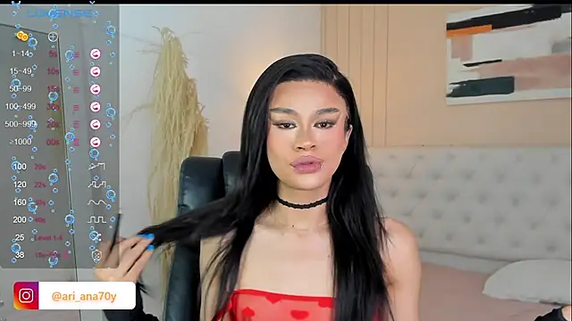 Snapshot of LOISE-XX chatting on November 2025 06:33:01 AM LOISE-XX online show from November 2025 06:33:01 AM