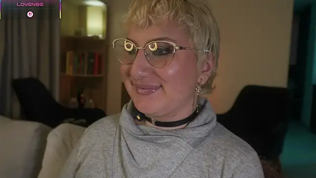 Ximenna Cruz online show from December 2025 08:40:01 PM