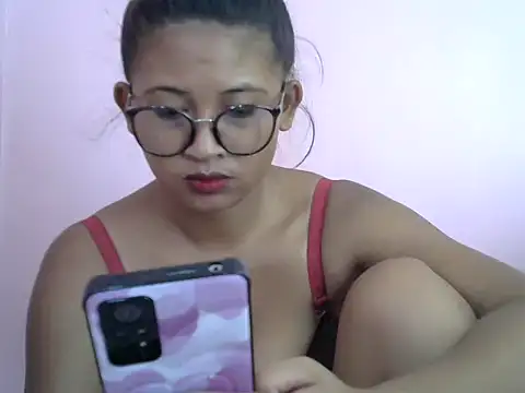 Snapshot of karen_sexy69 chatting on February 2025 07:26:01 AM karen sexy69 online show from February 2025 07:26:01 AM