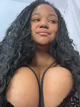 Snapshot of SweetLizzyBBW chatting on May 2026 03:14:02 AM SweetLizzyBBW online show from May 2026 03:14:02 AM