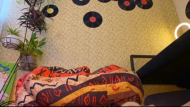 EmmyAmbros online show from March 2025 12:06:02 PM