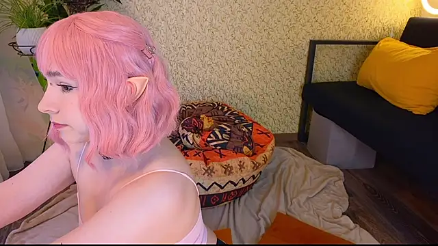 EmmyAmbros online show from October 2025 11:35:02 PM