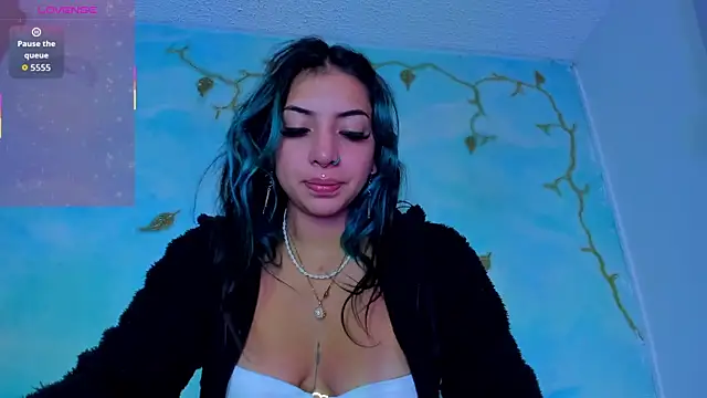 SaturnooStonee online show from February 2026 02:18:02 AM