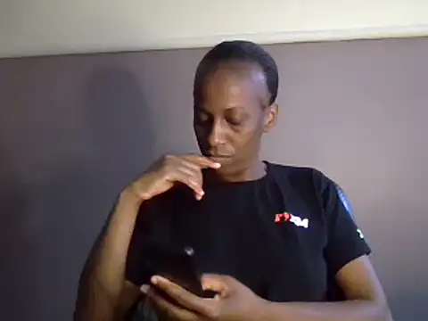 Snapshot of AfricanPrincesss2 chatting on December 2024 04:38:02 AM AfricanPrincesss2 online show from December 2024 04:38:02 AM