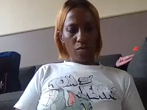 Snapshot of AfricanPrincesss2 chatting on January 2025 01:41:02 PM AfricanPrincesss2 online show from January 2025 01:41:02 PM