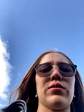 melody-dy online show from September 2025 10:10:02 PM