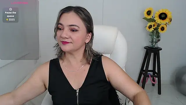 ana milf online show from October 2025 01:21:02 PM