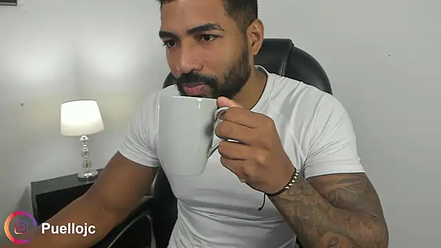 Snapshot of Xander_Str0ng chatting on May 2026 11:38:01 AM Xander Str0ng online show from May 2026 11:38:01 AM