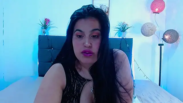 mia xx1 online show from March 2026 05:00:01 AM