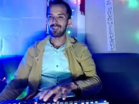 Tomas Tylor online show from December 2024 02:54:02 AM