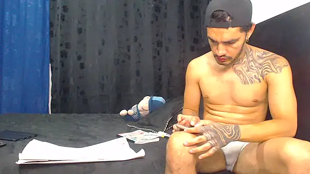 Hot Sharks  online show from April 2026 07:17:02 AM