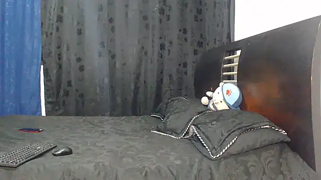 Snapshot of Hot_Sharks_ chatting on June 2026 09:59:02 AM Hot Sharks online show from June 2026 09:59:02 AM