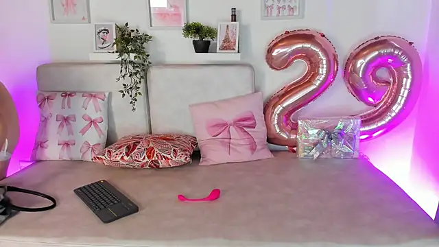 Malka Burning online show from March 2025 06:08:02 PM