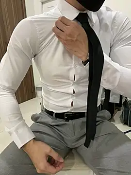 harrylouis1357 online show from December 2024 01:49:02 PM