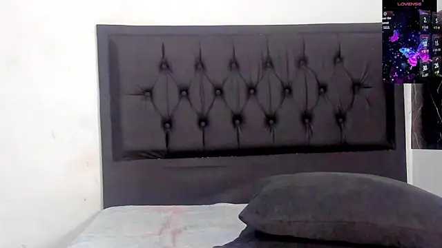 kriixtybrown online show from February 2025 09:48:02 PM