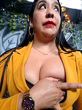 Bella keny online show from December 2025 07:21:02 PM