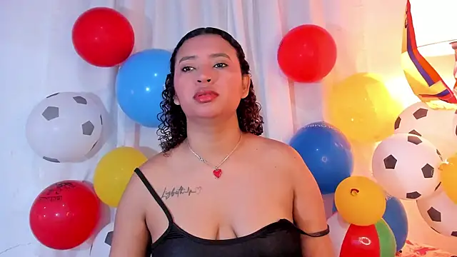 Snapshot of JessyZoe chatting on June 2026 02:32:02 PM JessyZoe online show from June 2026 02:32:02 PM