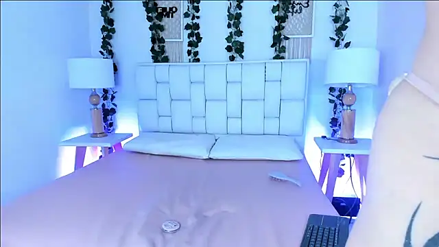 Snapshot of SophieHill_gh chatting on January 2025 10:39:01 PM SophieHill gh online show from January 2025 10:39:01 PM