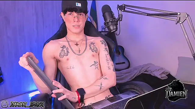 Snapshot of cinnamon_boyxxx chatting on September 2025 02:06:02 AM cinnamon boyxxx online show from September 2025 02:06:02 AM