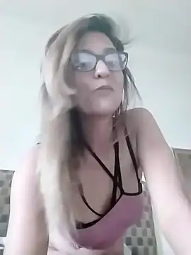 Snapshot of karmicQueen669 chatting on April 2026 04:46:02 AM karmicQueen669 online show from April 2026 04:46:02 AM