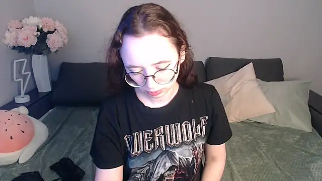 Mini Diva online show from January 2025 09:12:01 AM