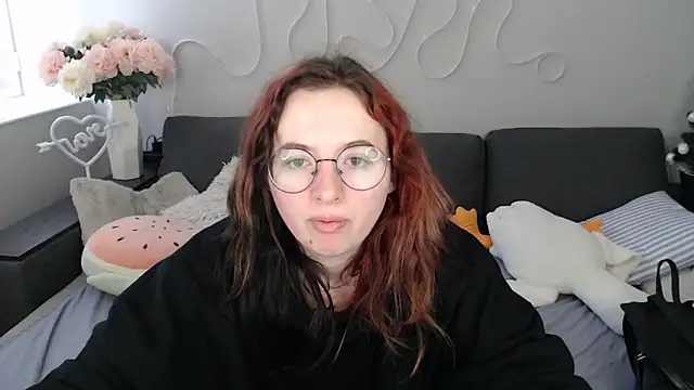 Mini Diva online show from February 2026 09:09:02 AM